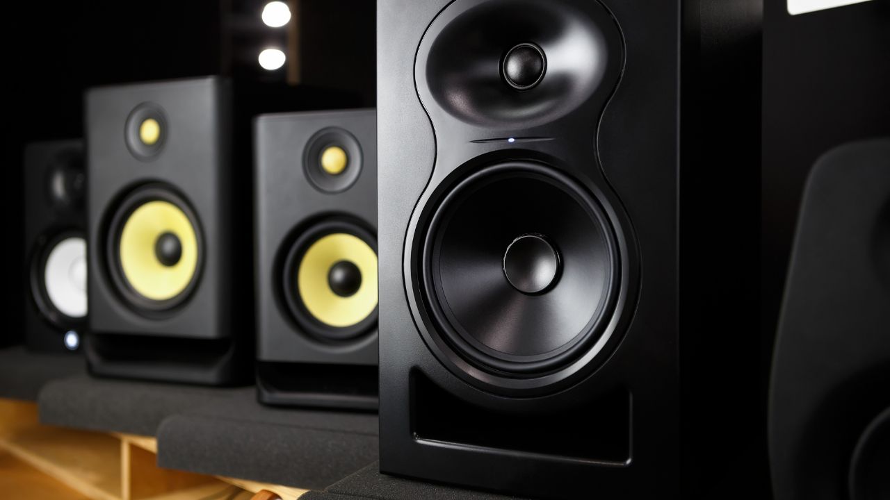 different-monitor-speakers