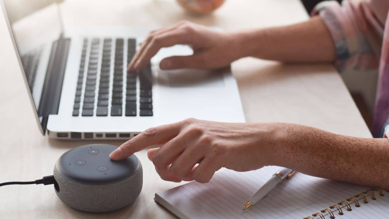 laptop-and-speaker