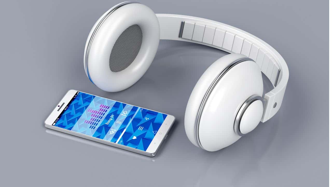 wireless-headphone-and-phone