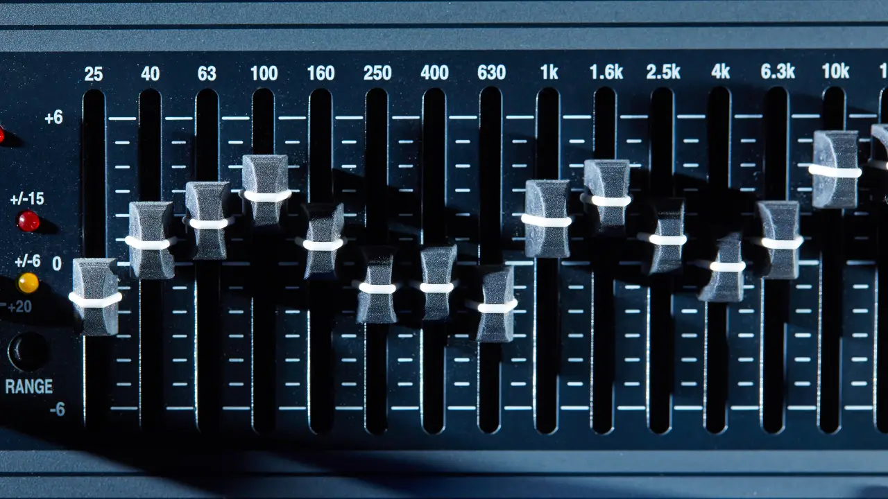 closeup-graphic-eq
